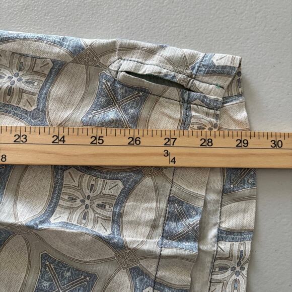 Tommy Bahama Men's Size Medium Cream 100% Silk Geometric Short Sleeve Shirt - Picture 6 of 10